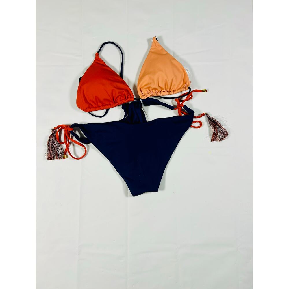 Bikini - Picture 2 of 2